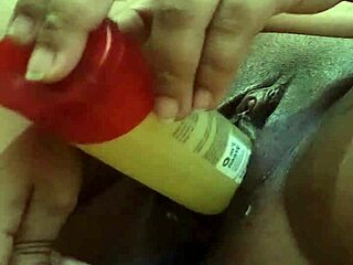 Hey, wanna see me stretch that tight hole wide?