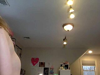 Crazy 3-Hour MV Live Chat with Cute Outfit Star