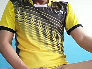 Horny Thai Gay Squirts Water in Passionate Encounter!