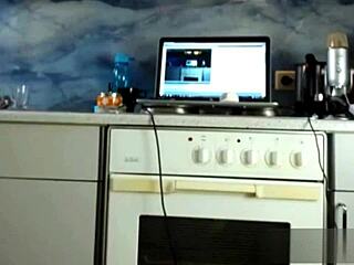 Watch Sexydea Shake and Reveal Her Naughty Big Ass