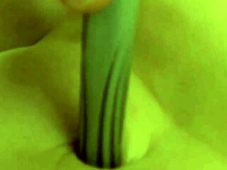 Belly button fetish play with Fifi Foxx