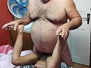 Hell yeah! Tiuzao bangs the wild novinha who craves old man action daily!