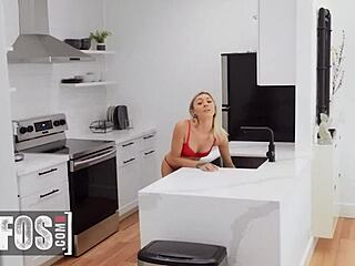 chloe temple gets stuck and wakes scott nails for breakfast with his dick - mofos