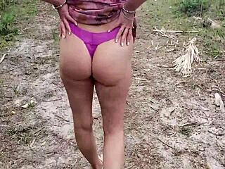 Wow, look at that hot ass outdoors!