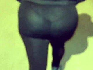 Streetwalker Mom Flashes Thong in Transparent Leggings!