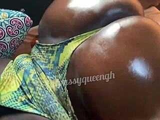 एबोनी बीबीडब्ल्यू सौतेली माँ सौतेले बेटे को मोटल में चोदती हुई पकड़ी गई, सौतेले डैडी दरवाजा खटखटा रहे हैं।