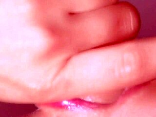 OMG! स्टेप सिस्टर का पहला फेशियल अविश्वसनीय है!