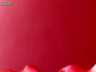 OMG! स्टेप सिस्टर का पहला फेशियल अविश्वसनीय है!