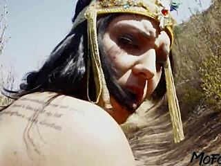 मोफोजो कॉम - ब्लैक हेयर एमेच्योर स्मॉल टिट्स फेशियल लेती है, डेम!