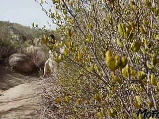 मोफोजो कॉम - ब्लैक हेयर एमेच्योर स्मॉल टिट्स फेशियल लेती है, डेम!