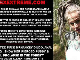 anuskatzz fucks mrhankey dildo with anal fisting in forest
