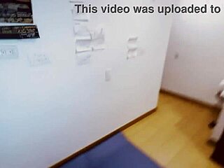 हस्बैंड द्वारा हायर पर्सनल ट्रेनर मुझे हार्ड सेक्स स्वेट करवाता है