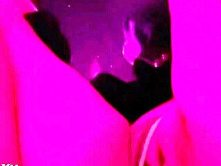 i'm horny milf artemisia love flashing my pussy in public at night