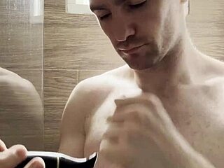 I’m getting ready for next week’s photoshoot by trimming my sweaty hairy armpits and chest after the gym.