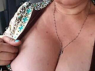 ट्रक ग्रोपिंग क्लोज अप चूत और टिट्स