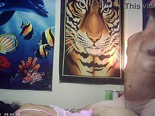 बिहाइंड द सीन ग्लासेस कैम फुटेज! फर्स्ट टाइमर ब्रूनेट मैक्सएक्स लोड्ज से सेक्सी सेक्स फकिंग सेशन मिलती है