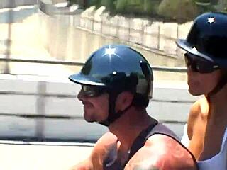 मिल्फ लेक्सी कमिंग्स मस्तurbation और ऐनल में बिग डिक्स लेती है