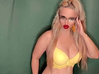 Ever seen a belly dancer lost in the stars clip?