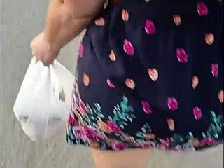 Cazador de maduras putas callejeras chases chubby latina milf