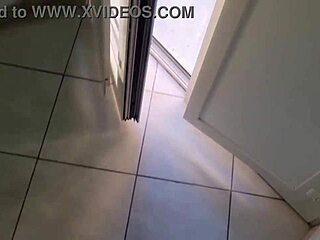 A casa con la matrigna sborrata rischiosa - invito il mio figliastro a casa trova le mie mutandine e sborra 😏