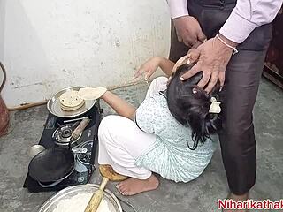 इंडियन देसी स्टेपमॉम किचन में हार्ड डॉगीस्टाइल चुदाई!