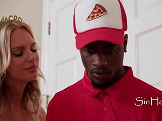 स्ट्रिपर समझकर 19यो डिलीवरी गाय 5 कुगर्स से फक होता है।