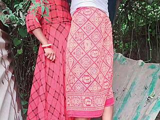 स्लिम सेक्सी लड़की घर साफ करती मालिक से बड़ी गांड टाइट गांडमार चुदाई 😈