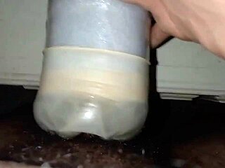 Hey, cuming on homemade pussy during summer wank