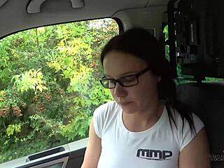 कार की पिछली सीट