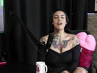 Teve a polêmica de seu cu engolir um plug g sente tesão no pé começou menage nova gostou de fazer dp com pau grande e o que ama no sexo lexi mallet sheer red