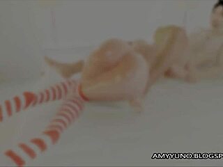 Curvy Virtual 3D Blonde Gives Blowjob