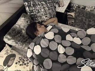 हॉट शीला ओर्टेगा की डर्टी मॉर्निंग शावर सेक्स बड़े चूचियां गांड हिलाते हुए!