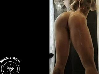 Suggestive Redhead Shaves Smooth Pussy In Steamy Bath Full Video