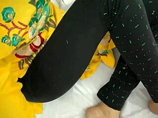 Indian hot desi aunty gets hardcore fucked in full xxx scene