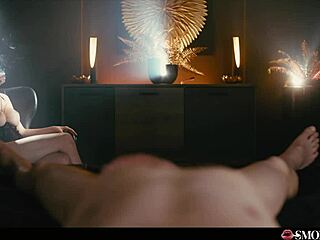 फ्रेंच ब्रूनेट बड़ी नकली चूचियों वाली सिगरेट पीते हुए डर्टी टॉक के साथ मुठ मारती हुई