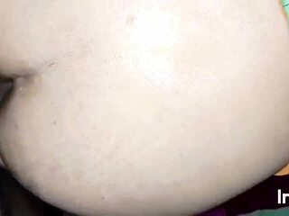 बेबीसिटर पहली बार एणल ट्राई करती चीखें और दर्द से घरेलू वीडियो में