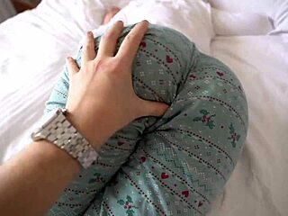 स्टेप ब्रो ने स्टेप सिस की टाइट गीली चूत में क्रीमपाई डाला इंटेंस एक्शन में!