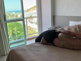 woke the tourist with tasty oral and hard cock pounding her wet