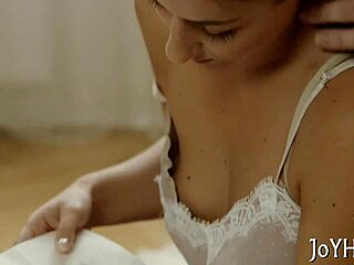 hey, this teen cutie spreads wide for the whole gang's hardcore pounding right?