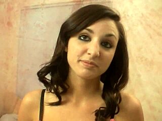 jenny welch wanna model pantyhose so bad?