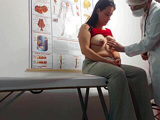 Ginecologista Fingers Asshole Then Fucks Patient Hard