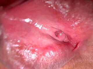 जापानी एमेच्योर बीवी शेव्ड चूत चाटती कुंवारी खोने के 336 दिन बाद